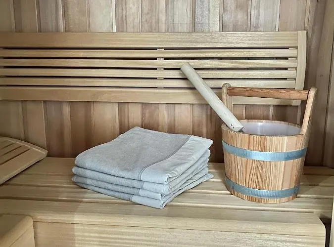 Lux Mit Sauna *